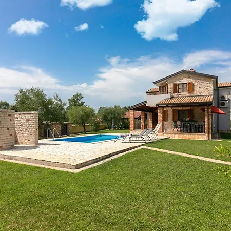 Holiday home Shirin *