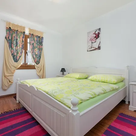 Holiday home Shirin Porec