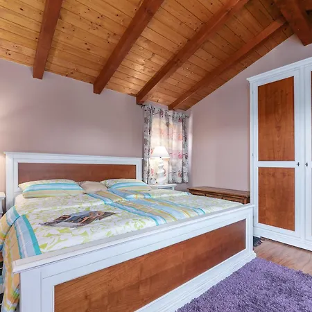 Shirin Holiday home Porec