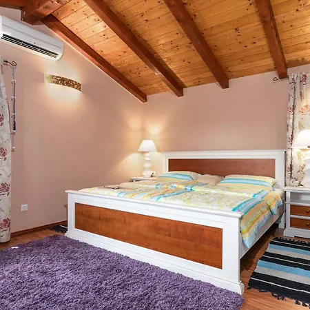 Shirin Holiday home