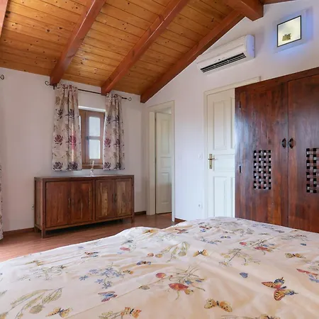 Holiday home Shirin