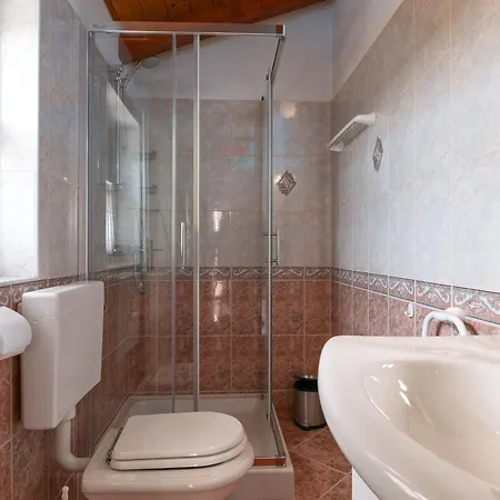 Holiday home Shirin *